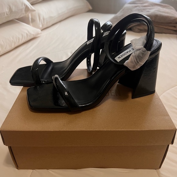 BRAND NEW Steve Madden short black heels - Picture 6 of 9